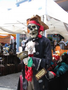 John Levique Pirate days skeleton manequin